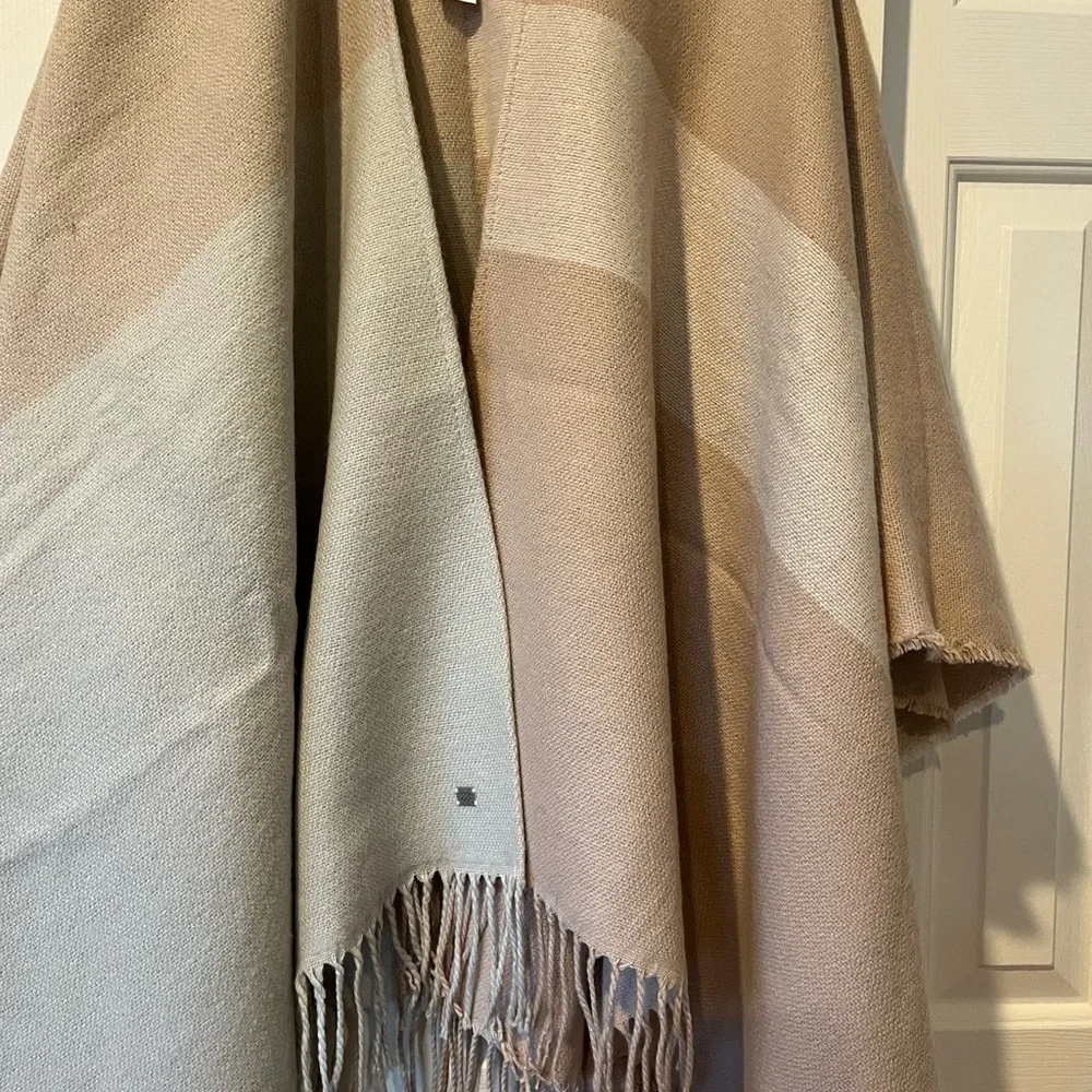 Soia & Kyo Tan/Pink plaid 100% acrylic Shawl/Shrug/Sweater/Scarf